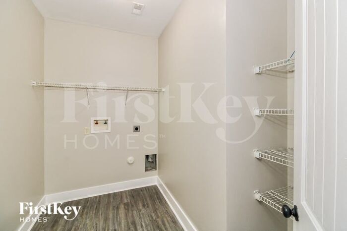 Building Photo - 236 Kingston Cir