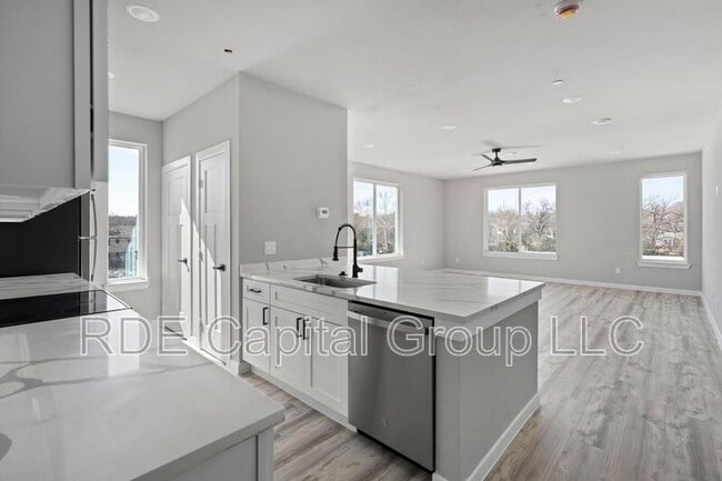 Building Photo - 948 S Corinth St Rd