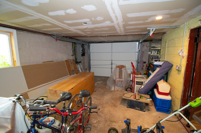 Building Photo - 65 Myano Ln