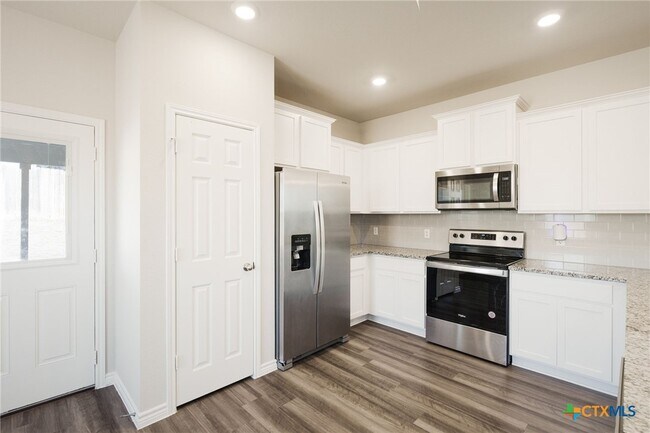 Building Photo - 118 Ayla Marie Dr