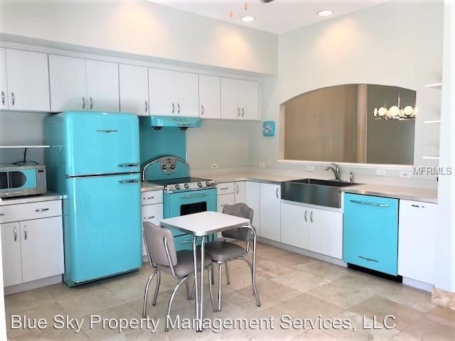 Building Photo - 3 br, 2.5 bath House - 641 Mulberry Ave.