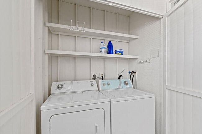 Building Photo - 212 Tuscany D