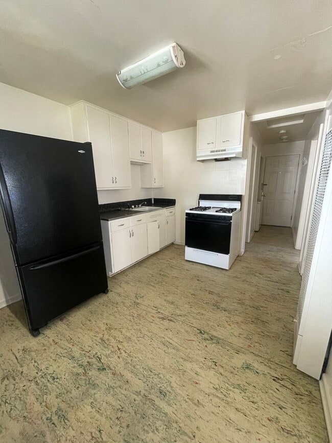 Building Photo - 614 St Johns Ave