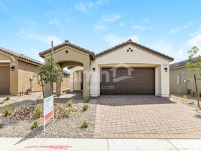 Building Photo - 529 Sacred Lotus Pl