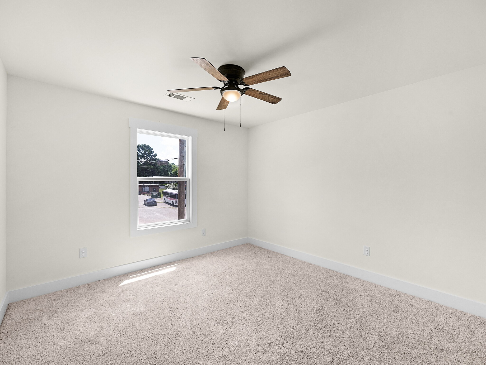 Building Photo - 161 W Grand St