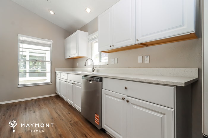 Building Photo - 15155 Nighthawk Dr