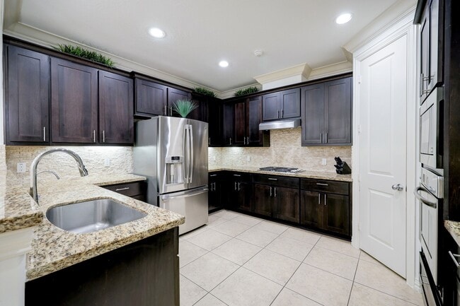Building Photo - 14470 Summerleaf Ln