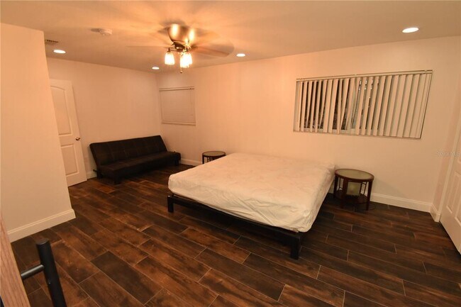 Building Photo - 13801 Cherry Creek Dr