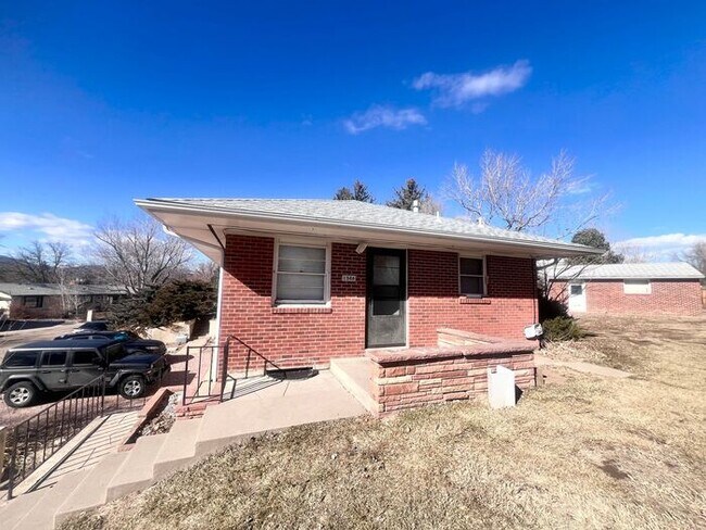 Building Photo - Large 2 bedroom, 2 bath Duplex with Attached 1 car garage in West Loveland, CO