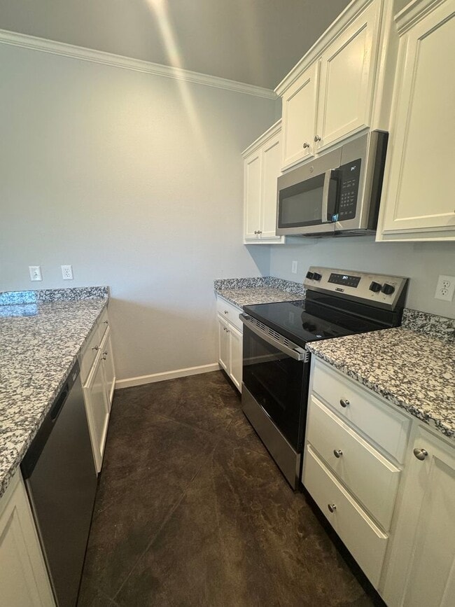 Building Photo - CORNER LOT!!!Glendale area CISD 3/2/2 !!! Be the 1st to live here!!!