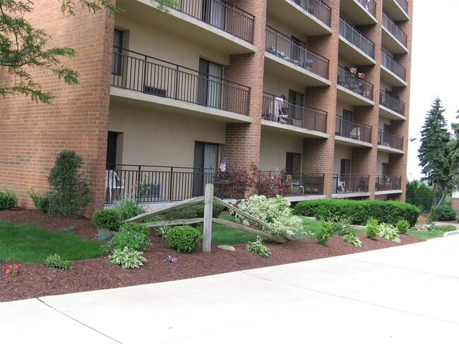 Building Photo - 314 Washington Rd