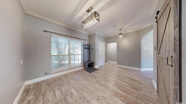 Building Photo - 1009 Crimson Cove Dr
