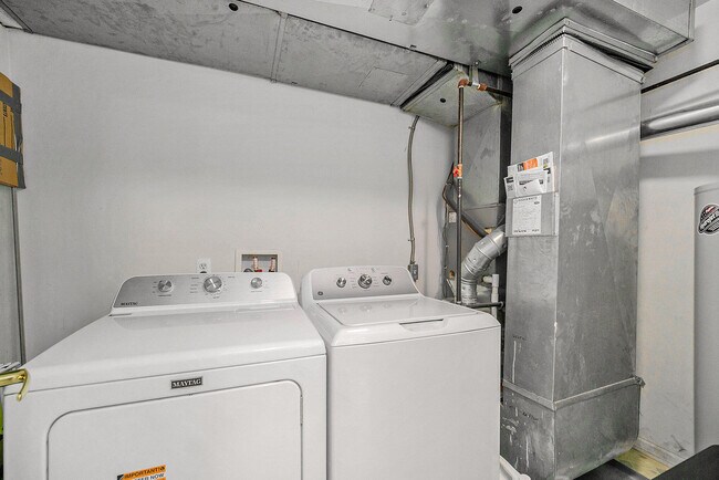 Building Photo - 2765 Barclay Way