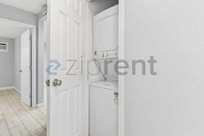 Building Photo - 2659 Baldwin Ln