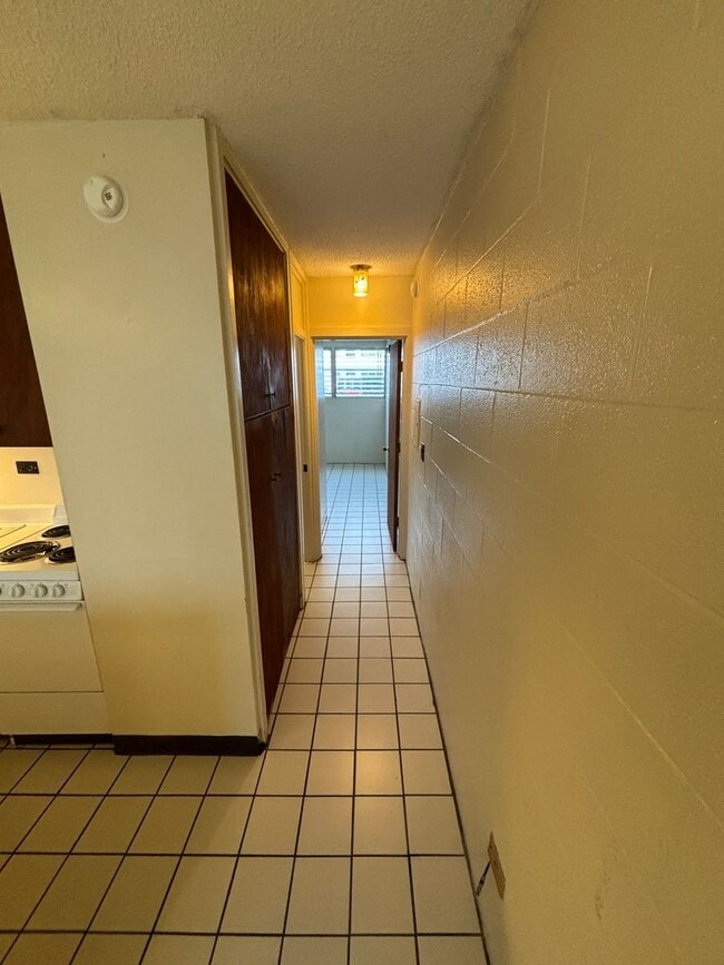 Building Photo - Welcome