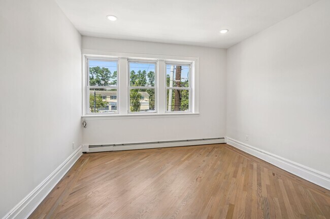 Building Photo - 34 Main St