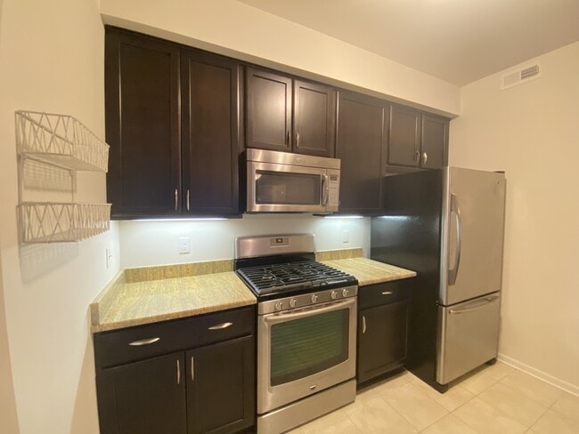 Building Photo - 958 W Summerfield Gln Cir