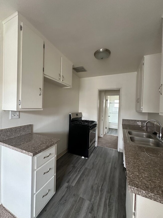 Interior Photo - 111-115 E. Beach Ave.