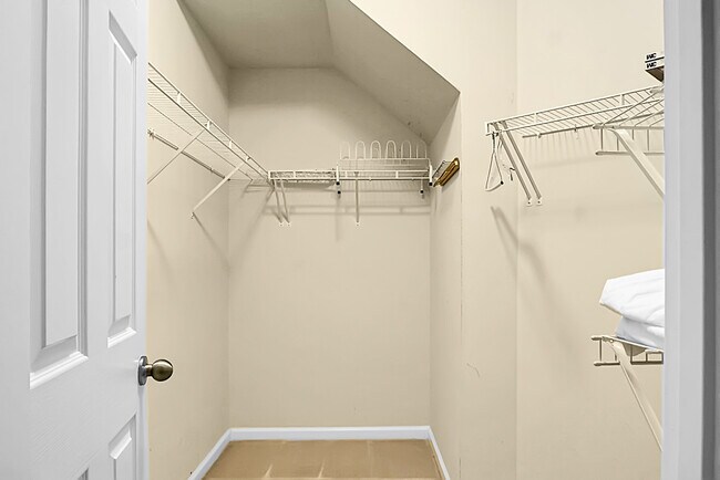 Building Photo - 1645 Cristalino Cir
