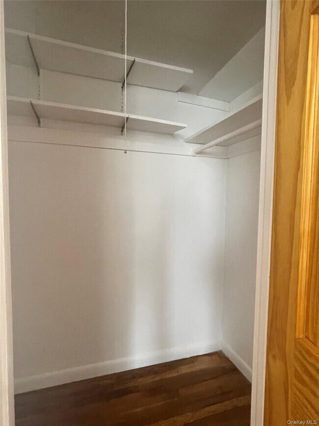 Building Photo - 166-19 25th Ave