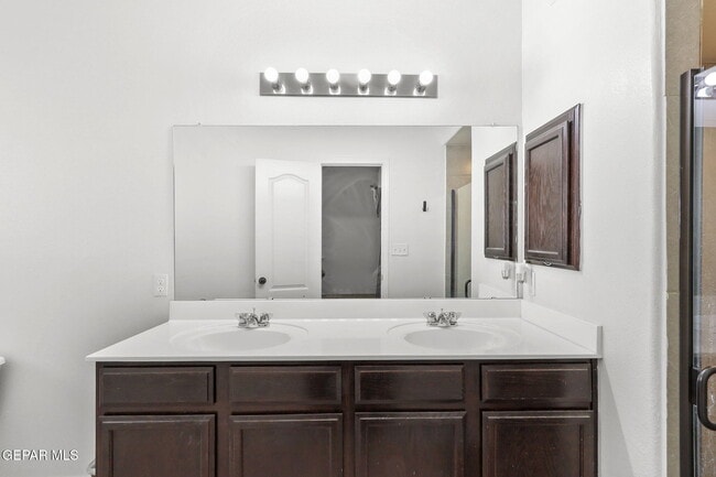 Building Photo - 14828 Tierra Escape Ave