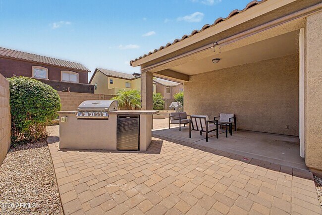 Building Photo - 731 W Mesquite Tree Ln