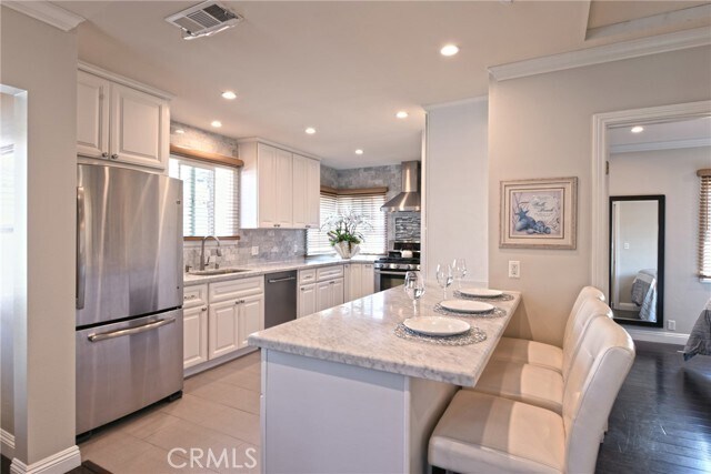 Building Photo - 1319 W Bay Ave