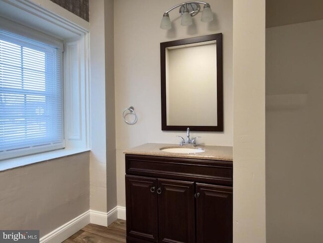 Building Photo - 100 S Front St