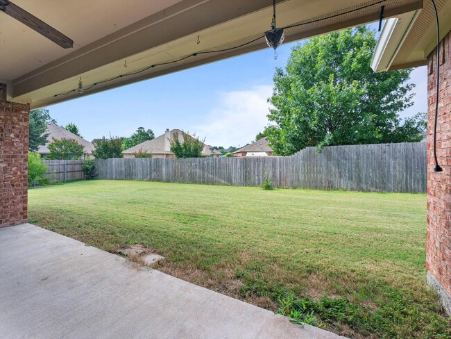 Building Photo - 9204 Lockhart Dr