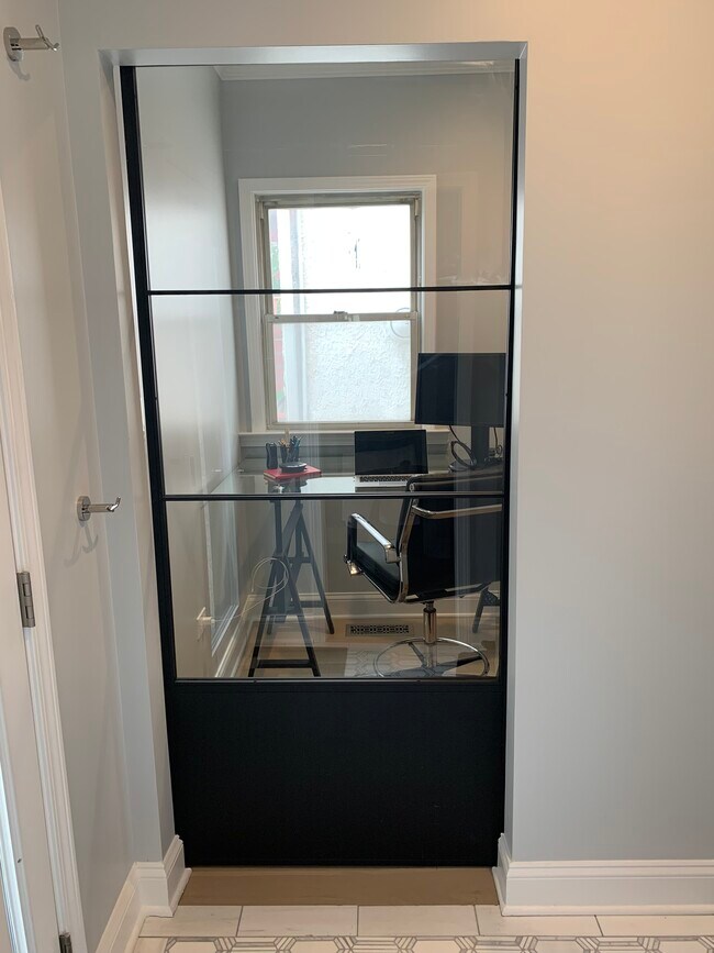 Building Photo - 605 N Humphrey Ave