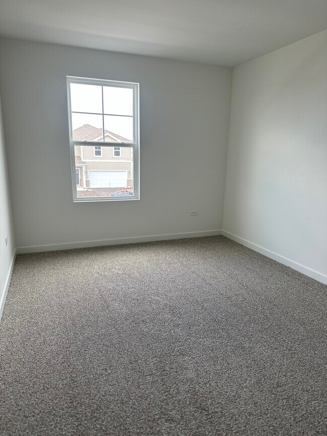 Building Photo - 2428 Semillon St