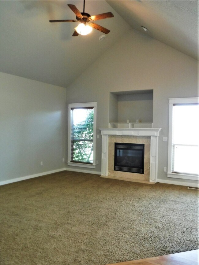 Building Photo - Beautiful 3 bed 2.5 bath home in the Cobblefield Crossing Subdivision in Meridian.