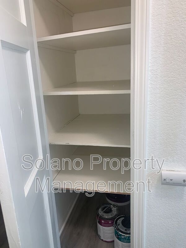 Building Photo - 702 Jackson St