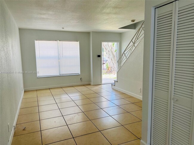 Building Photo - 4705 NW 9th Dr