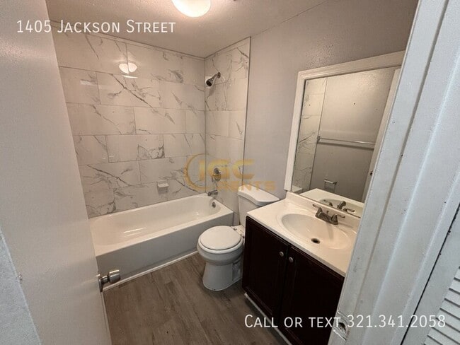 Building Photo - 1405 Jackson St