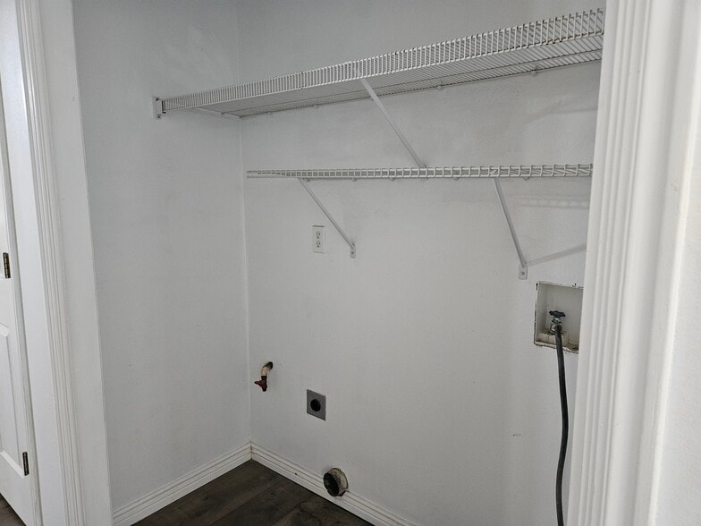 Building Photo - 1046 W 820 S
