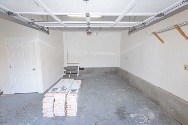 Building Photo - 155 Old Fort Rd