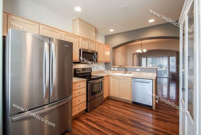 Building Photo - Cozy Townhome in Beautiful Progress Ridge-...
