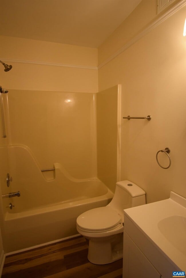 Building Photo - B3 Marina Point