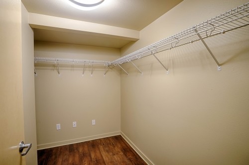 Building Photo - Saxe Apartments - Studio + extra room