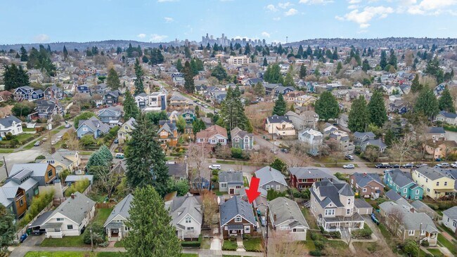 Building Photo - 4bd/3ba Seattle Home