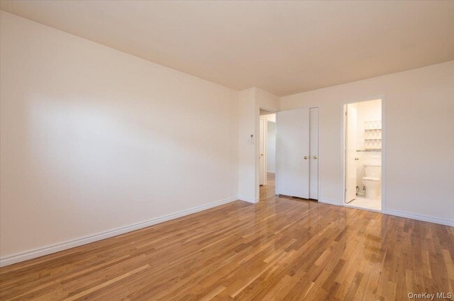 Building Photo - 80-19 149th Ave