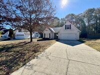 Building Photo - The perfect 3 bed, 2 bath home located in Easley