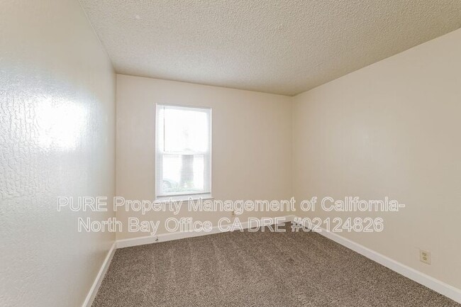 Building Photo - 2326 Tachevah Dr