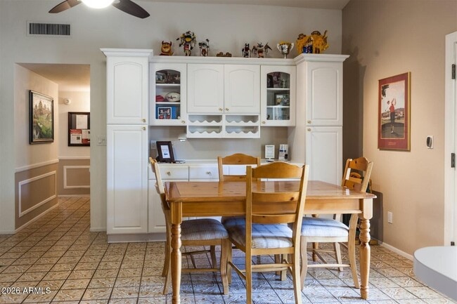 Building Photo - 411 E Marny Rd