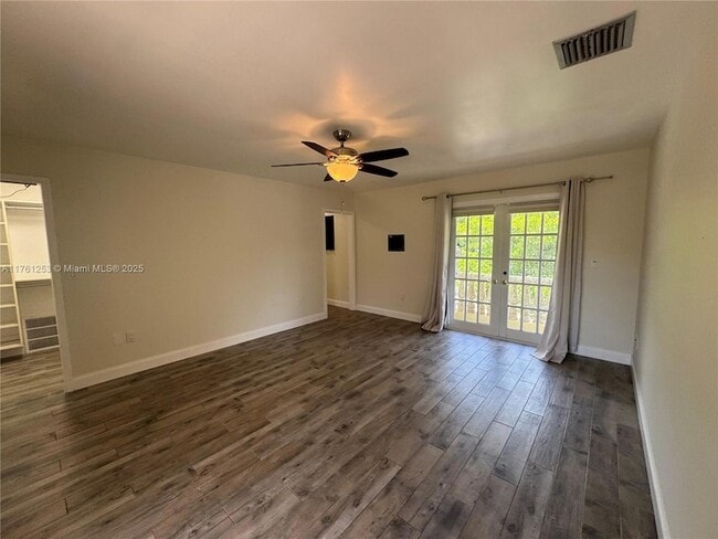 Building Photo - 650 Alcazar Ave