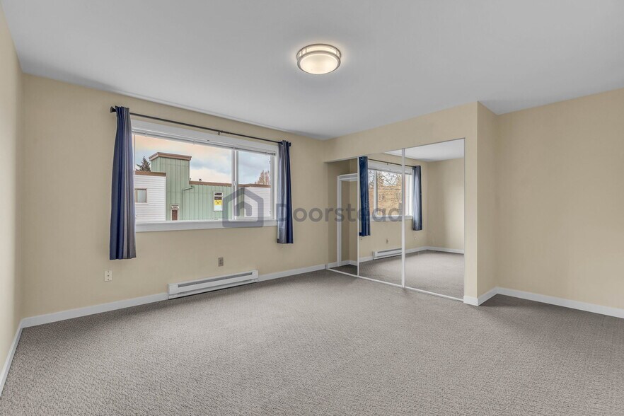 Building Photo - 845 NE 125th St