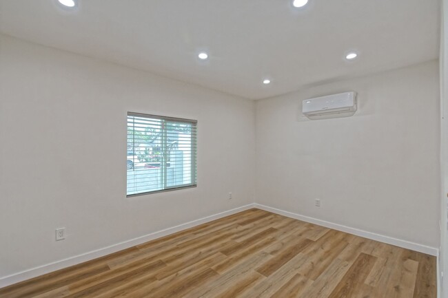 Building Photo - NEWLY BUILT, LUXURIOUS & BRIGHT, 1BR1BA AD...