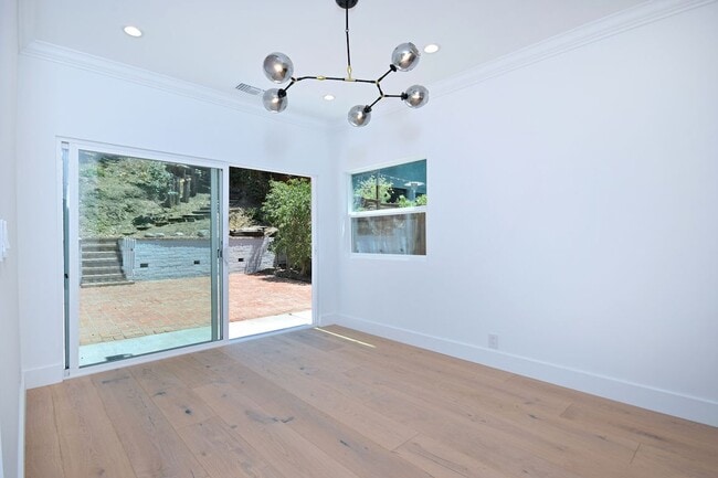 Building Photo - 11657 Sunshine Terrace