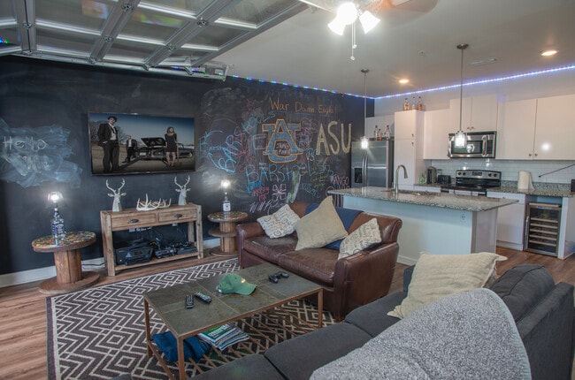 Building Photo - The Balcony Auburn